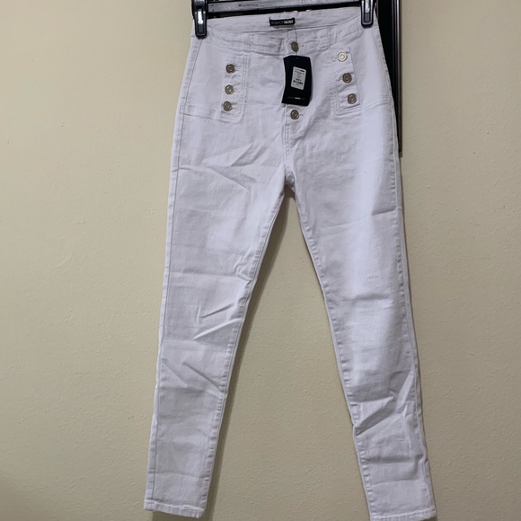 Fashion nova white jeans - Picture 2 of 3